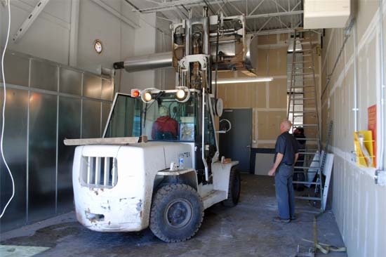 Side Shift Fork Truck Removing Engine Exhaust